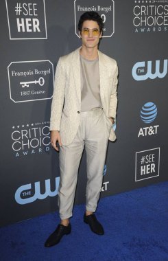 24. Yıllık Eleştirmenlerin Seçimi Ödülleri, Barker Hangar, Santa Monica, Ca 13 Ocak 2019 için gelen Darren Criss 