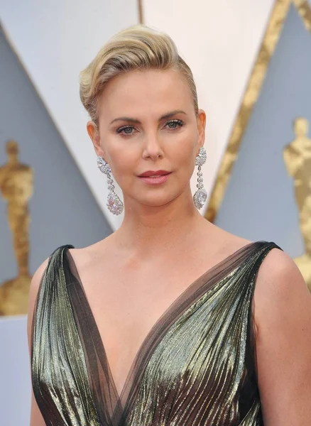 Charlize Theron Ved Ankomsten Til 89Th Academy Awards Oscars 2017 - Stock-foto