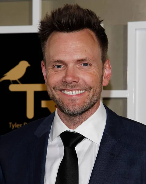 Joel Mchale Las Llegadas Para Rise Gala Benefit Tyler Robinson —  Fotos de Stock