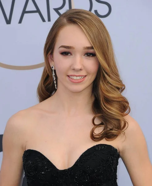 Holly Taylor Las Llegadas 25ª Edición Los Premios Del Gremio — Foto de Stock