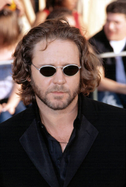 Russell Crowe at 8th ANNUAL SAG AWARDS, LA, CA 3/10/2002 