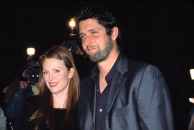 Julianne Moore ve Bart Freundlich Denis Leary Firefighters Vakfı Benefit, NY 10/15/2001, CJ Contino tarafından