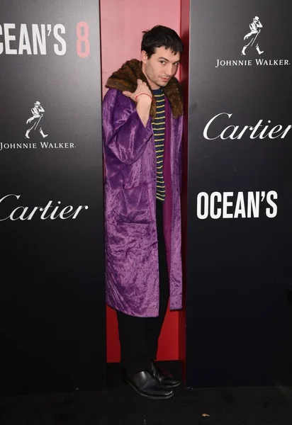 Ezra Miller Las Llegadas Para Ocean Premiere Alice Tully Hall — Foto de Stock