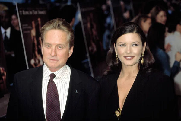 Michael Douglas Catherine Zeta Jones Premiere Runs Family 2003 Contino — Stock Photo, Image