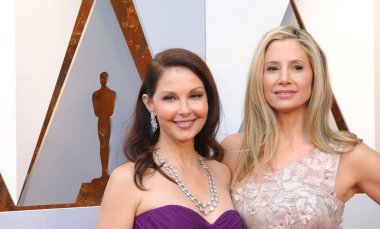 Ashley Judd, Mira Sorvino 90 Akademi Ödülleri için gelenler - Gelenler, Hollywood ve Highland Center'da Dolby Tiyatrosu, Los Angeles, Ca Mart 4, 2018. Fotoğraf: Elizabeth Goodenough / Everett Koleksiyonu