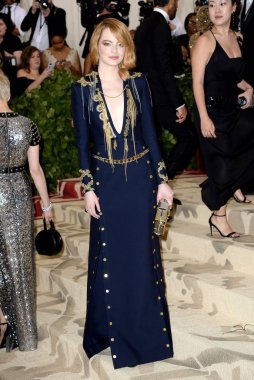 Emma Stone (Louis Vuitton giyen) Heavenly organları için gelenler: moda ve Katolik hayal met Gala Kostüm Enstitüsü yıllık yararı-Part 3, Metropolitan Müzesi Sanat, New York, NY Mayıs 7, 2018. Fotoğraf: Kristin Callahan/Everett coll