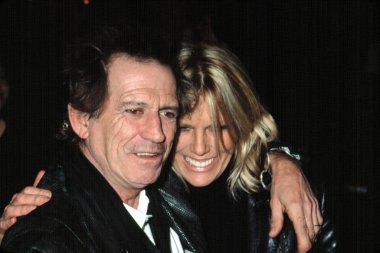 Keith Richards ve eşi Patti Hansen Gosford Park için Prömiyerde, NY 12/3/2001, CJ Contino tarafından