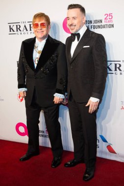 Elton John, David Furnish, Elton John Aids Vakfı 17.Yıllık Kalıcı Vizyon Yardımı Galası için gelenler, Cipriani 42nd Street, New York, Ny Kasım 5, 2018. Fotoğraf: Jason Smith / Everett Koleksiyonu