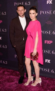 Jamie Bell, Kate Mara on FX Pose Series Premiere için gelen, Manhattan Center 'da Hammerstein Ballroom, New York, NY Mayıs 17, 2018. Fotoğraf: RCF/Everett Collection