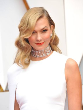 89th Academy Awards Oscar 2017-gelenler 1, Hollywood ve Highland Center 'da Dolby Theatre, Los Angeles, CA Şubat 26, 2017 için gelen Karlie Kloss. Fotoğraf: Elizabeth Goodenough/Everett Collection
