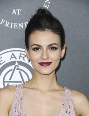Victoria Justice, Elysium Sanat 11.Geleneksel Siyah Kravat Sanatsal Deneyim Cenneti, Barker Hangar, Santa Monica, Ca Ocak 6, 2018 için gelenler. Fotoğraf: Elizabeth Goodenough / Everett Koleksiyonu