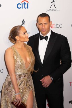 Jennifer Lopez, Alex Rodriguez zaman 100 gala için gelenler, Lincoln Center ' 's Frederick P. Rose Hall, New York, NY Nisan 24, 2018 at Jazz. Fotoğraf: Jason Smith/Everett Collection