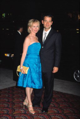 Trudie Styler (kızı tarafından bir elbise) ve Clive Owen Greenfingers Premiere, NYC, 7/18/2001, CJ Contino tarafından.