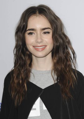 Lily Collins We Day California, Forum, Los Angeles, Ca Nisan 19, 2018 için gelenler. Fotoğraf: Elizabeth Goodenough / Everett Koleksiyonu