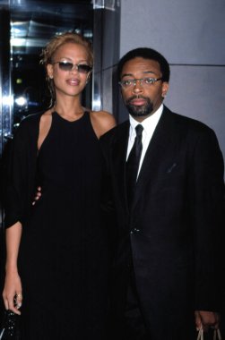 Spike Lee ve eşi Lincoln Center Gala, 6/7/2001, NYC, CJ Contino tarafından film Society genç arkadaşlar.