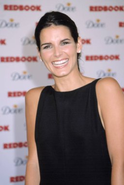 Angie Harmon Redbook's Mothers & Shakers Ödülleri'nde, Ny 19.09.2002 