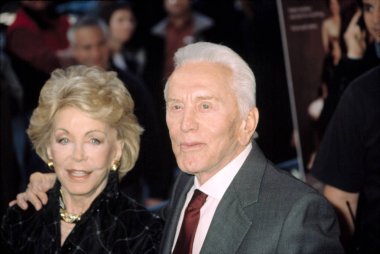 Ann ve Kirk Douglas Premiere at bu aile çalışır, NY 4/13/2003, CJ Contino tarafından