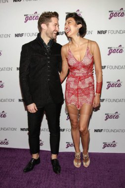Matthew Morrison, Renee Puente Ulusal Perakende Federasyonu (Nrf) için gelenler Onun Beşinci Yıllık Nrf Vakfı Gala Sunar, Sheraton New York Times Square Hotel, New York, Ny Ocak 13, 2019. Fotoğraf: Jason Mendez / Everett Koleksiyonu
