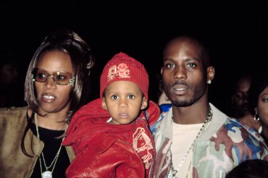 DMX eşi ve oğlu Tacoma Cradle prömiyeri 2 Grave, NY 2/24/2003, CJ Contino tarafından