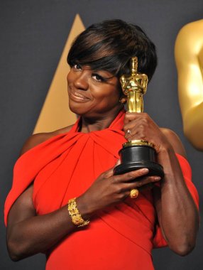 Viola Davis, En Iyi destek aktris için basın odasında çitler için 89th Akademi Ödülleri Oscars 2017-basın odası, The Dolby Theatre Hollywood ve Highland Center, Los Angeles, CA Şubat 26, 2017. Fotoğraf: Elizabeth Goodenough/Everett coll