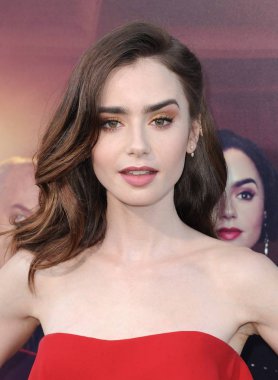 Lily Collins Son Tycoon Amazon Serisi Premiere için gelenler, Harmony Gold Preview House, Los Angeles, Ca Temmuz 27, 2017. Fotoğraf: David Longendyke / Everett Koleksiyonu