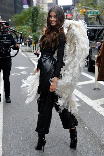 Taylor Hill Out Celebrity Candids Wed New York October 2018 — стоковое фото