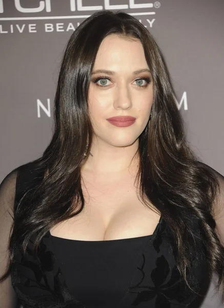 Kat Dennings Przy Przyjazdów 2018 Baby2Baby Gala Dając Tree Award — Zdjęcie stockowe