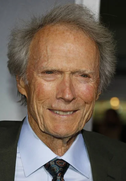 Clint Eastwood Vid Ankomst För Mule Premiären Regency Village Theatre — Stockfoto
