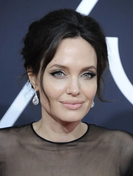 Angelina Jolie Las Llegadas Para Los 75º Premios Globo Oro — Foto de Stock
