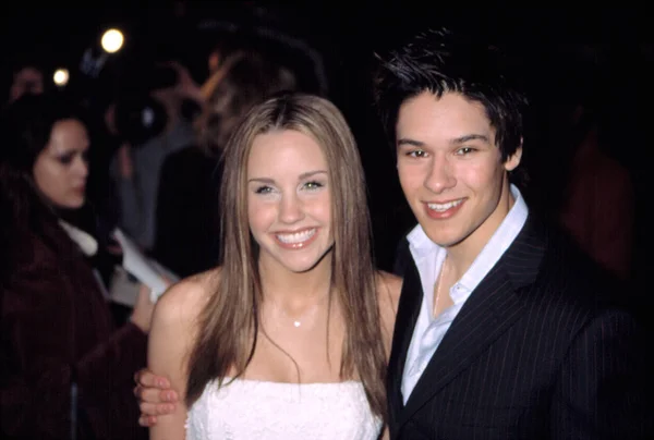 Amanda Bynes Oliver James Anteprima What Girl Wants 2003 Contino — Foto Stock