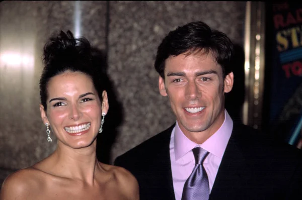 Angie Harmon Jason Sehorn Vh1 Vogue Fashion Awards 2002 Contino — Stock Photo, Image