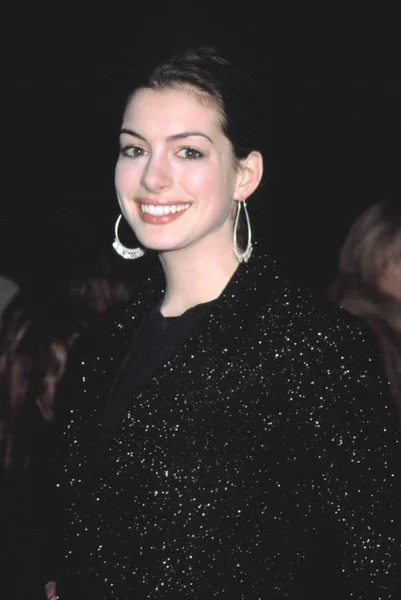 Anne Hathaway Estreia Chicago 2002 Por Contino — Fotografia de Stock