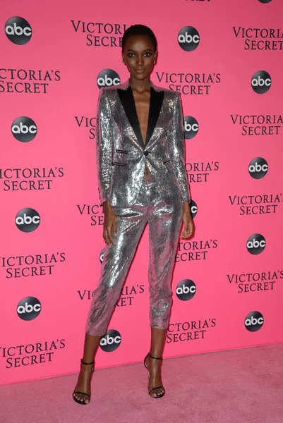 Paul Herieth Érkezés Victorias Secret Fashion Show Megtekintése Party Tavaszi Stock Fotó