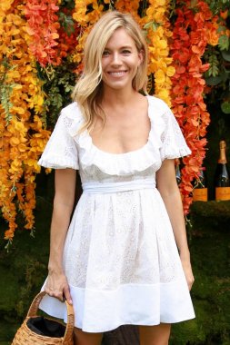 Sienna Miller 11 Yıllık Veuve Clicquot Polo Classic, Liberty State Park, Jersey City, Nj Haziran 2, 2018 için katılım. Fotoğraf: Jason Mendez / Everett Koleksiyonu