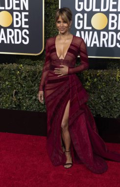 Halle Berry, Beverly Hills, Los Angeles, ABD'deki Hotel Beverly Hilton'da düzenlenen 76. 