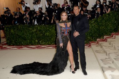 Jennifer Lopez (Balmain giyen), göksel organları için gelenler Alex Rodriguez: moda ve Katolik hayal met Gala Kostüm Enstitüsü yıllık yararı-Part 3, Metropolitan Müzesi Sanat, New York, NY Mayıs 7, 2018. Fotoğraf: Kristin Callaha