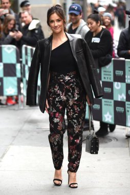 Minka Kelly dışarı ve hakkında Celebrity candids için-Thu, New York, NY 1 Kasım 2018. Fotoğraf: Kristin Callahan/Everett Collection