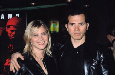 John Leguizamo ve eşi Justine King of the Jungle prömiyeri, NY 11/9/2001, CJ Contino tarafından