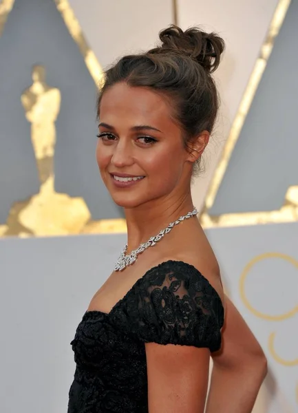 Alicia Vikander Las Llegadas Los 89Th Academy Awards Oscars 2017 — Foto de Stock