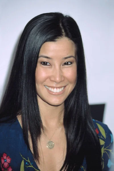 Lisa Ling Στο Αίγλη Γυναίκες Της Χρονιάς 2002 — Φωτογραφία Αρχείου