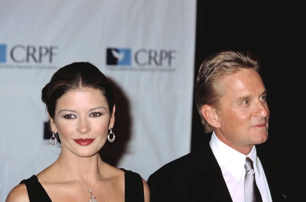 Catherine Zeta Jones Michael Douglas Christopher Reeve Paralysis Foundation Gala — Foto de Stock