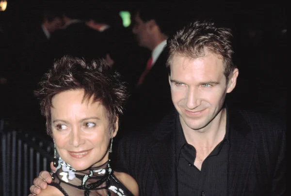 Ralph Fiennes Francesca Annis Premiere Red Dragon 2002 Contino — стоковое фото