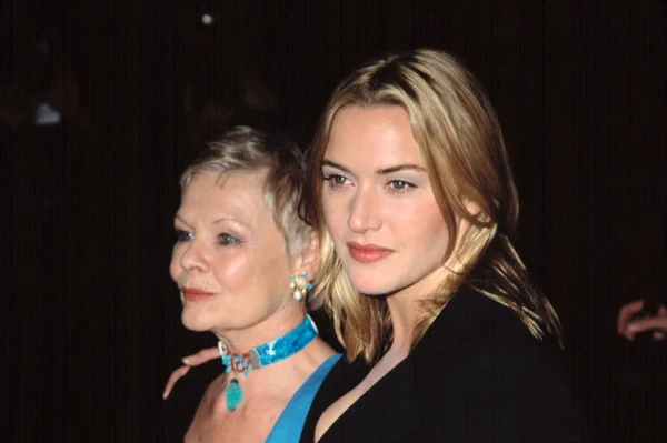 Kate Winslet Judi Densch Estreno Iris 2001 Nyc Por Contino — Foto de Stock