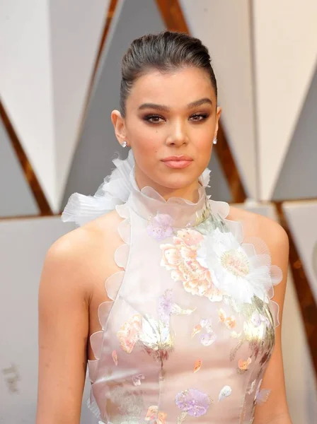 Hailee Steinfeld Arrivals 89Th Academy Awards Oscars 2017 Arrivals Dolby — Stock Photo, Image