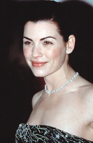 Julianna Margulies Altın Küre Ödülleri 1999 — Stok fotoğraf