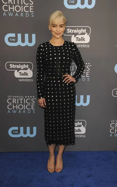 Emilia Clarke Vestindo Vestido Dolce Gabbana Chegadas Para Critics Choice — Fotografia de Stock