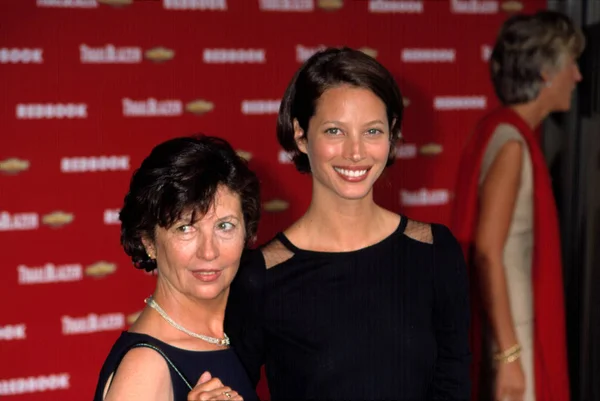 Christy Turlington Her Mother Redbook Mothers Shakers Awards Nyc 2001 — стоковое фото