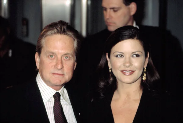 Michael Douglas Catherine Zeta Jones Premiere Runs Family 2003 Contino — Stock Photo, Image