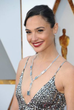 Gal Gadot (bir Tiffany & Co kolye giyen) 90 Akademi Ödülleri için gelenler-gelenler 2, Hollywood ve Highland Center, Los Angeles, CA Mart 4, 2018 Dolby Theatre. Fotoğraf: Elizabeth Goodenough/Everett Collection