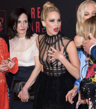 Mary Louise Parker, Jennifer Lawrence Red Sparrow Premiere Gösterim için gelen, Alice Tully Hall Lincoln Center, New York, NY Şubat 26, 2018. Fotoğraf: RCF/Everett Collection